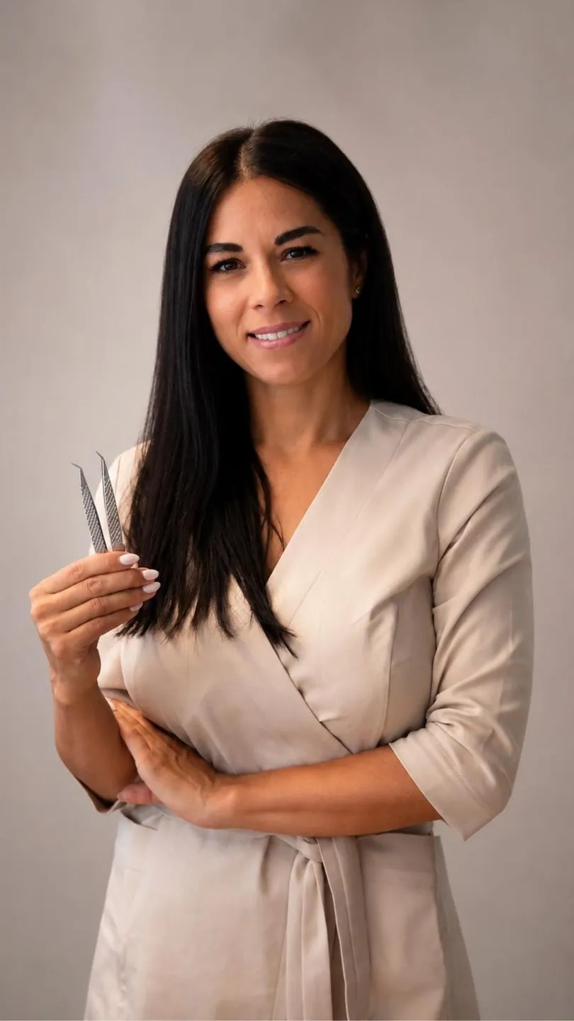 Anita Lakatos – Inhaberin von Anita Brows & Lashes in ihrem Studio