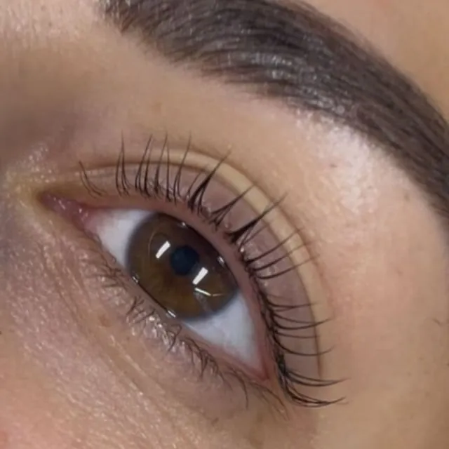 Ergebnis eines Lash Liftings, Nahaufnahme