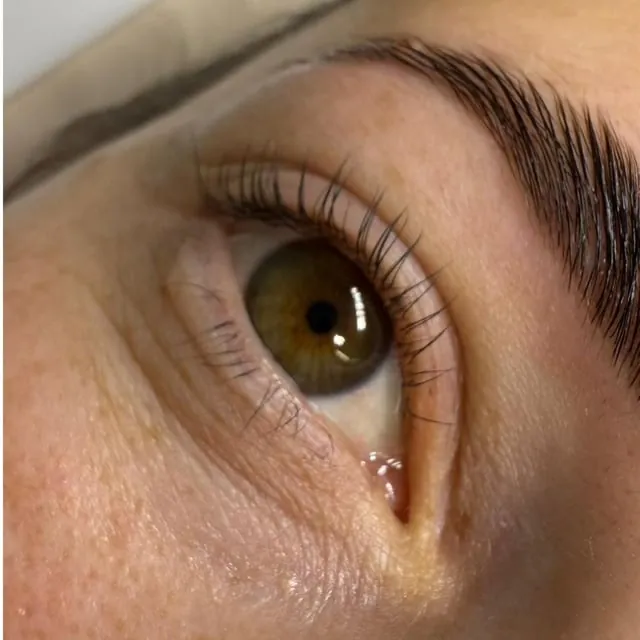 Ergebnis eines Lash Liftings, Nahaufnahme